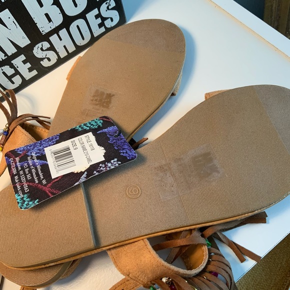 Mike Luk sandals with tassels, size 9 - Picture 5 of 5